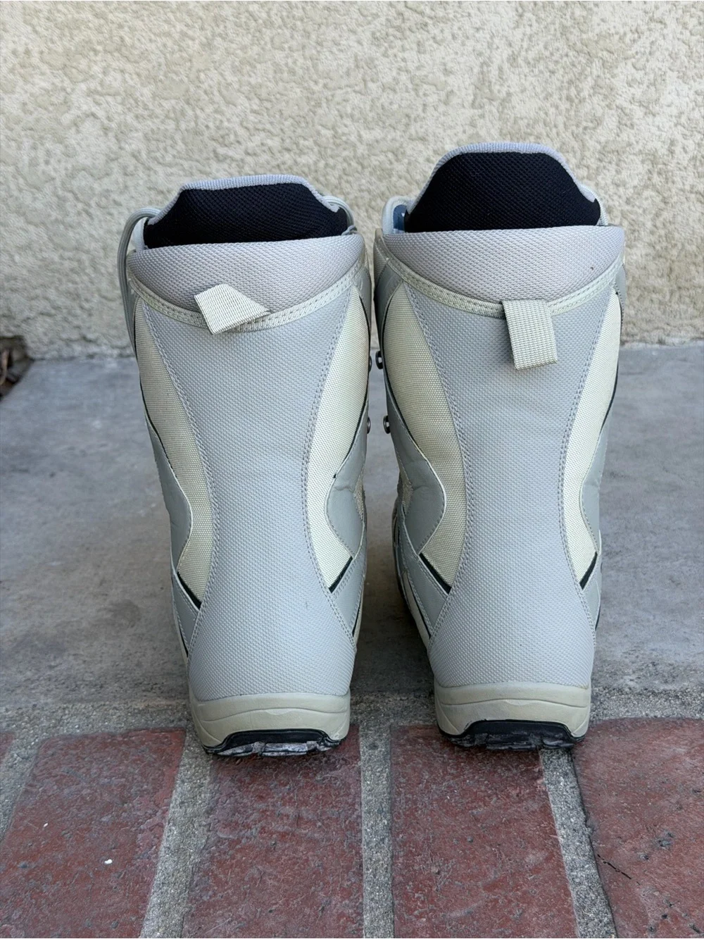 Burton Moto Men’s Snowboard Boots Size 9